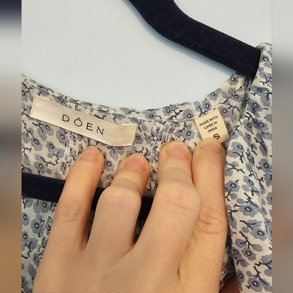 Doen Leanna Top Bluebell Hillside Floral - Picture 4 of 6